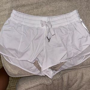 Lululemon hotty hot 2.5”